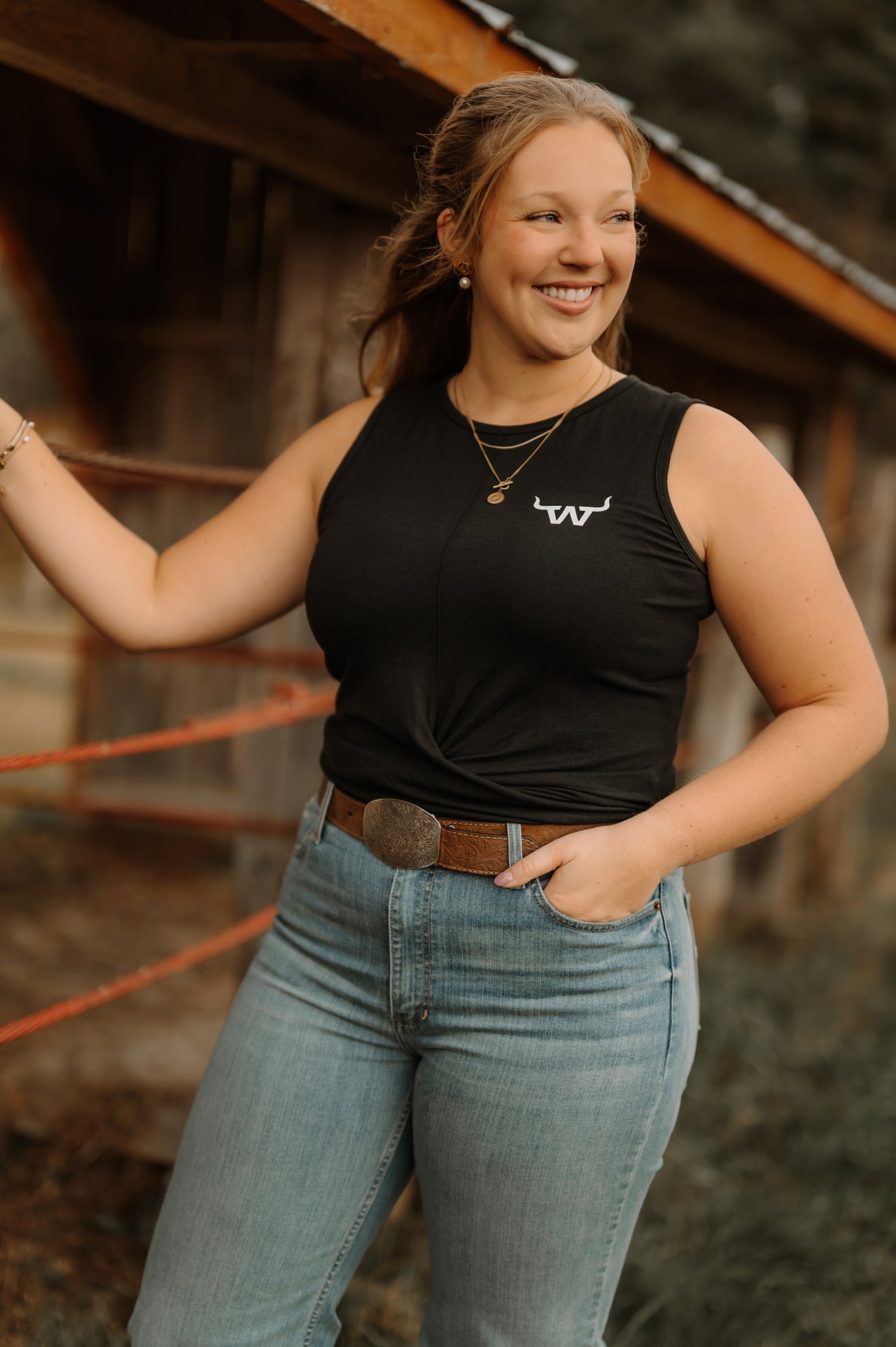 Camisole crop Winslow sous le nombril de couleur noir uni pour femme