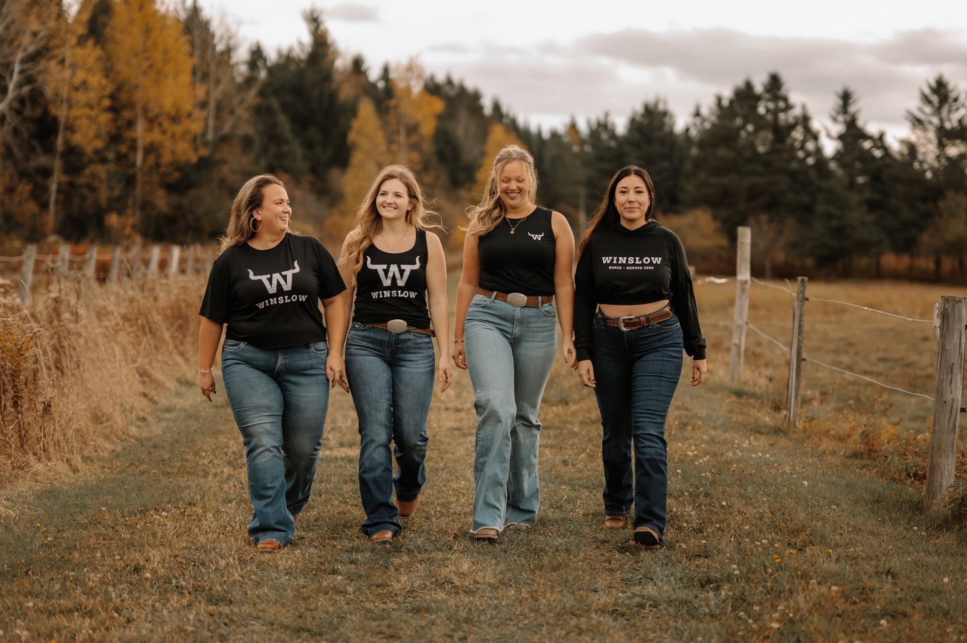 Camisole crop Winslow sous le nombril de couleur noir uni pour femme