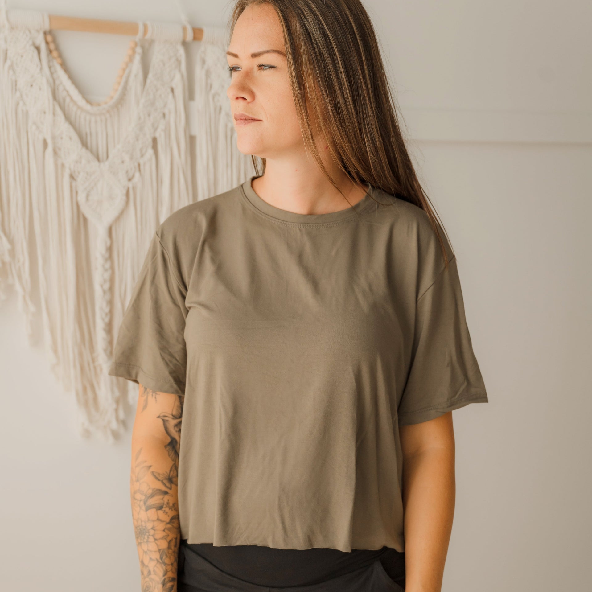 T-shirt Marie crop en bambou olive pour femme