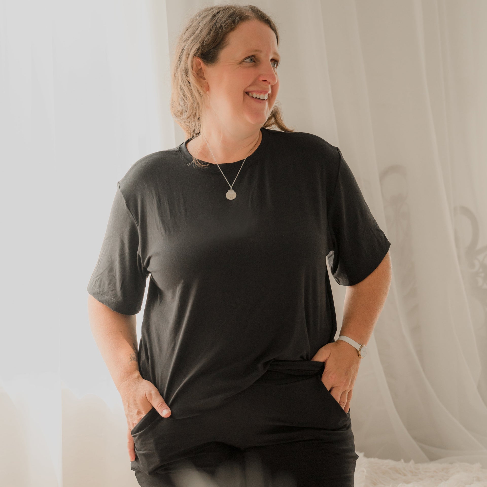 T-shirt Marie crop en bambou noir pour femme - Mélissa Styliste Yogini