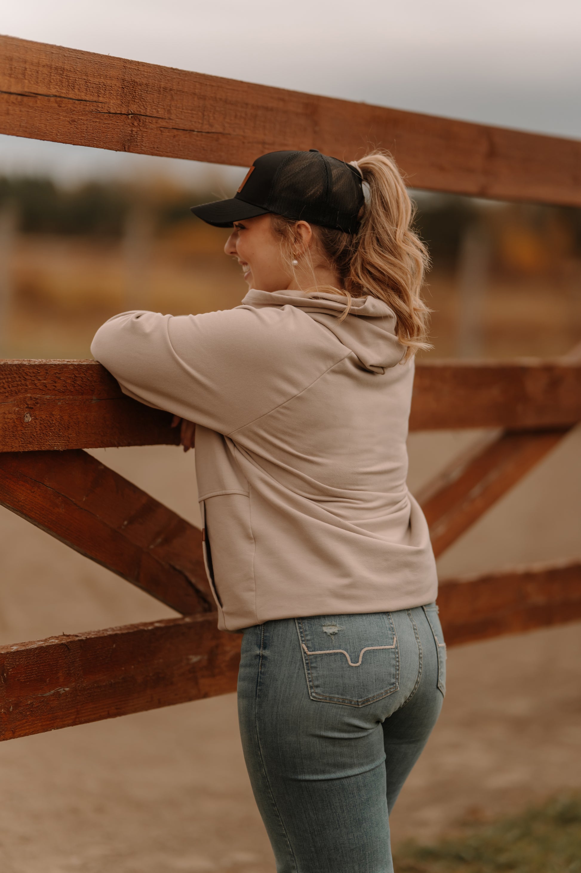 Hoodie Sam unisexe sable en bambou fleece