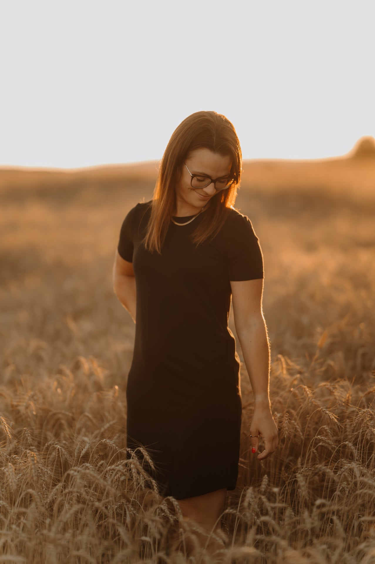 Robe t-shirt à manche courte de couleur noire unie en bambou pour femme. RETAIL
