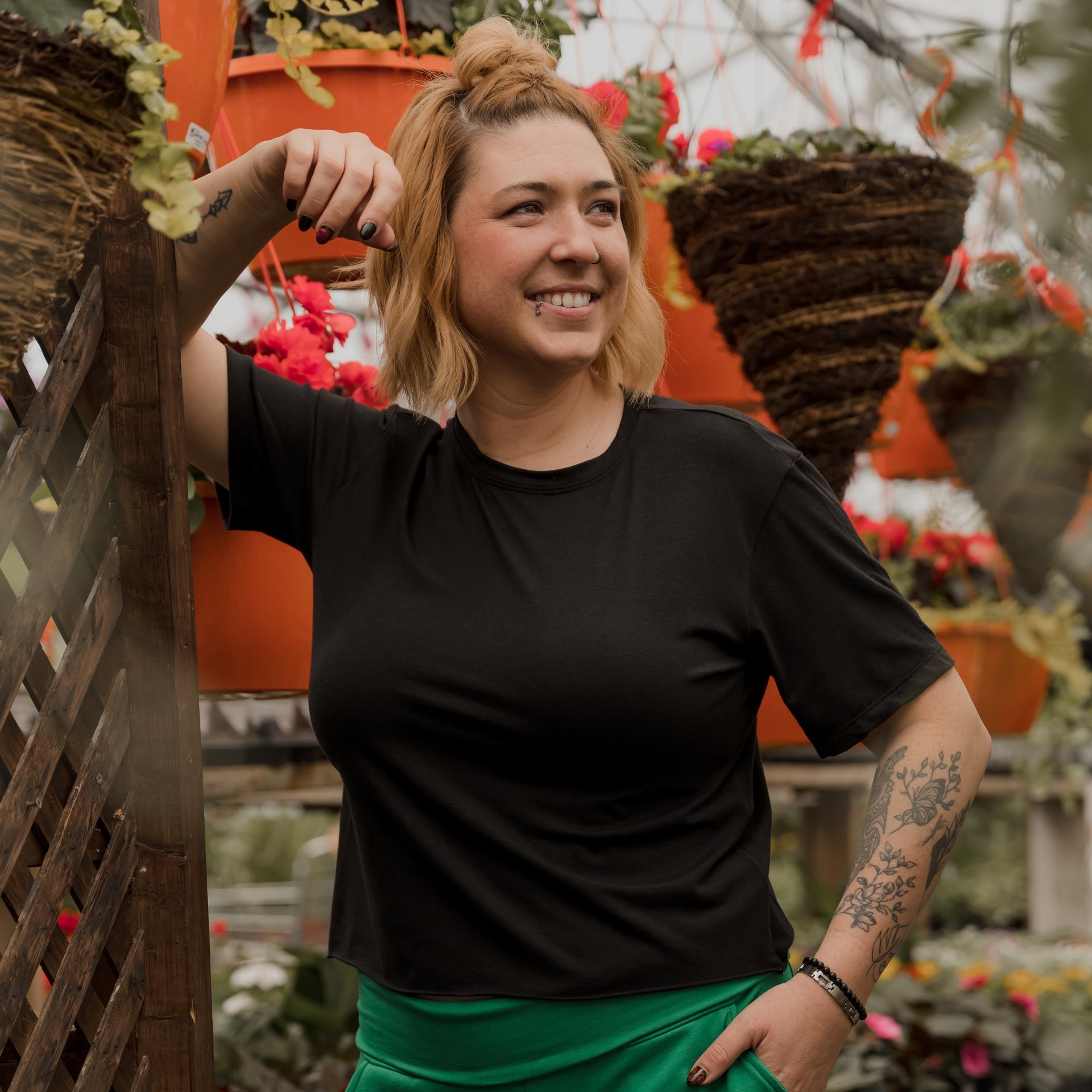 T-shirt Marie crop en bambou noir pour femme - Mélissa Styliste Yogini