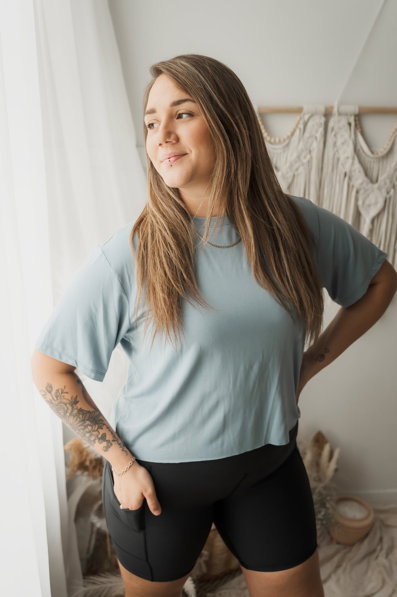 T-shirt Marie crop en bambou bleu ciel pour femme.