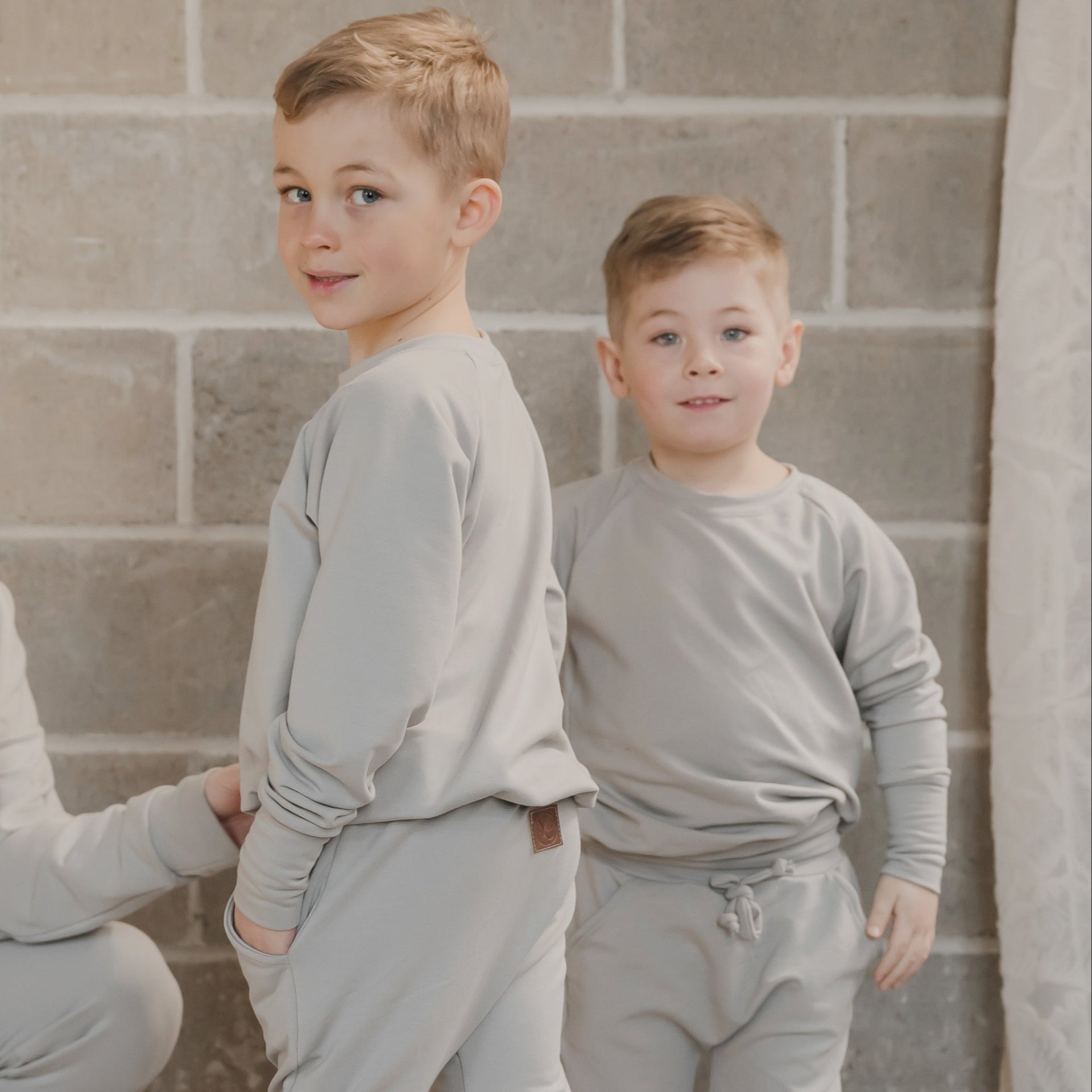 Crewneck enfant prestige MomMe&Cie en bambou - Gris béton